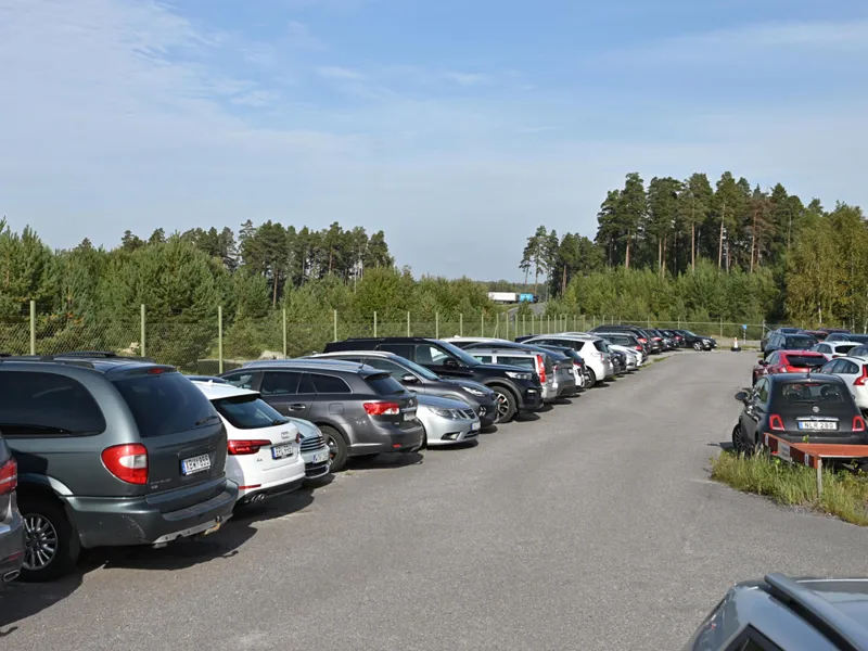 Lindskrog parkeringen utomhus.