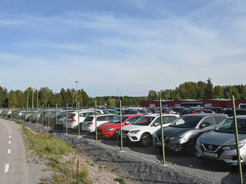 Lindskrog parkering är trygg och inhägnad.